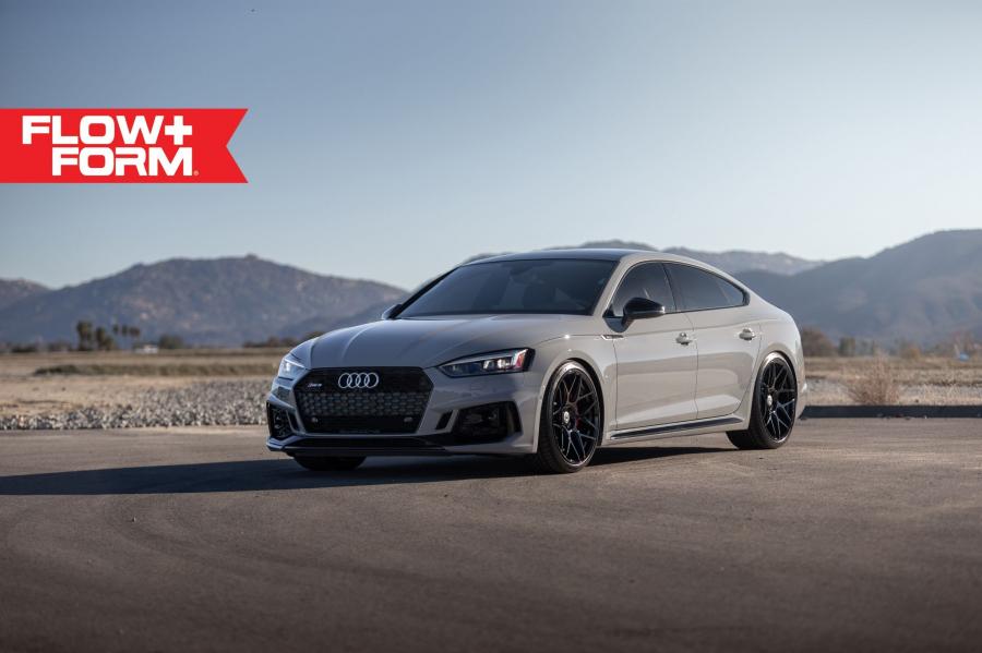  Audi RS5 Sportback on HRE Wheels (FF01) 2018 года  (фото 1 из 11)